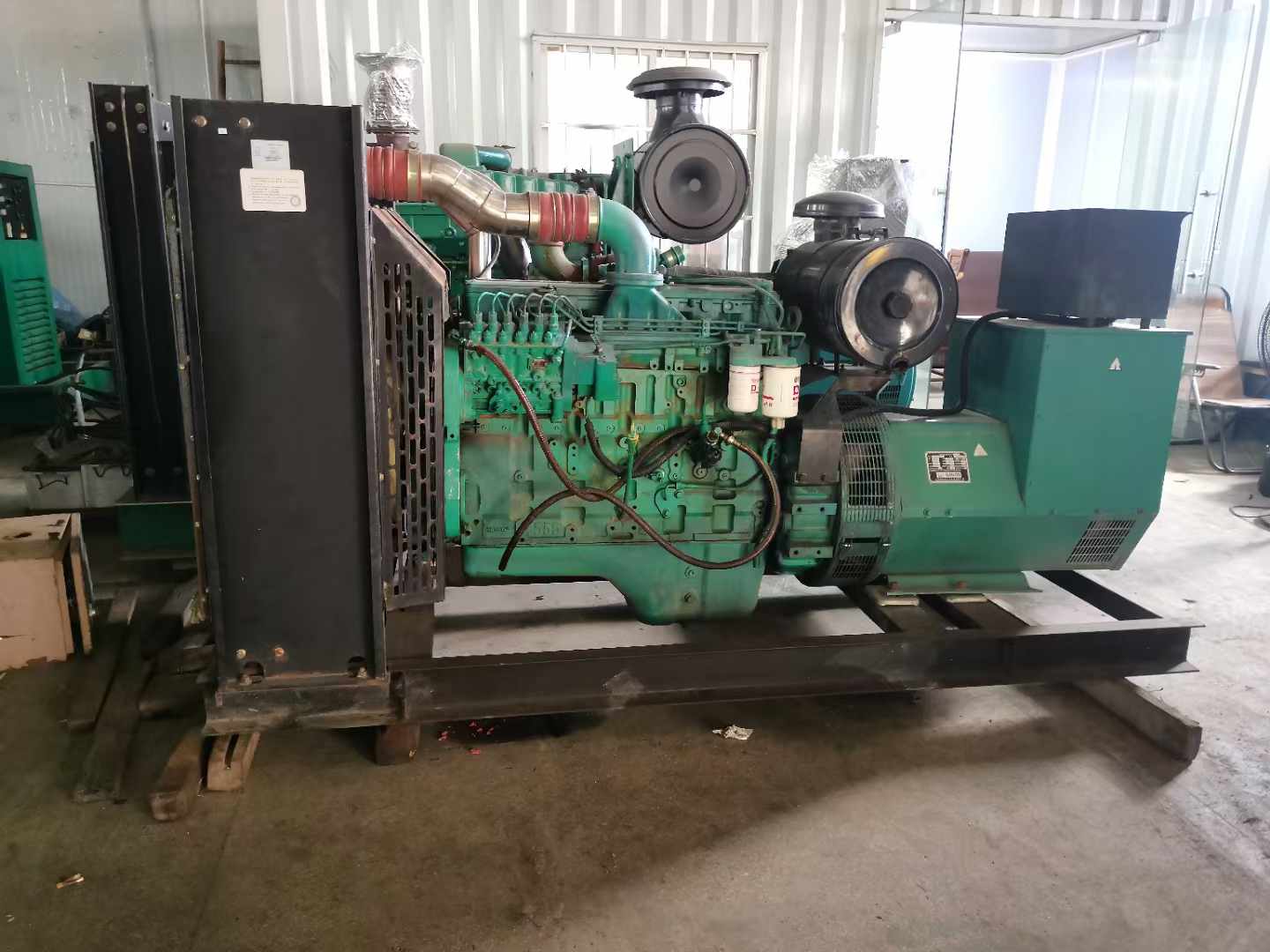 灵璧发电机租赁如何确定电缆的承载电流是否在安全范围内？